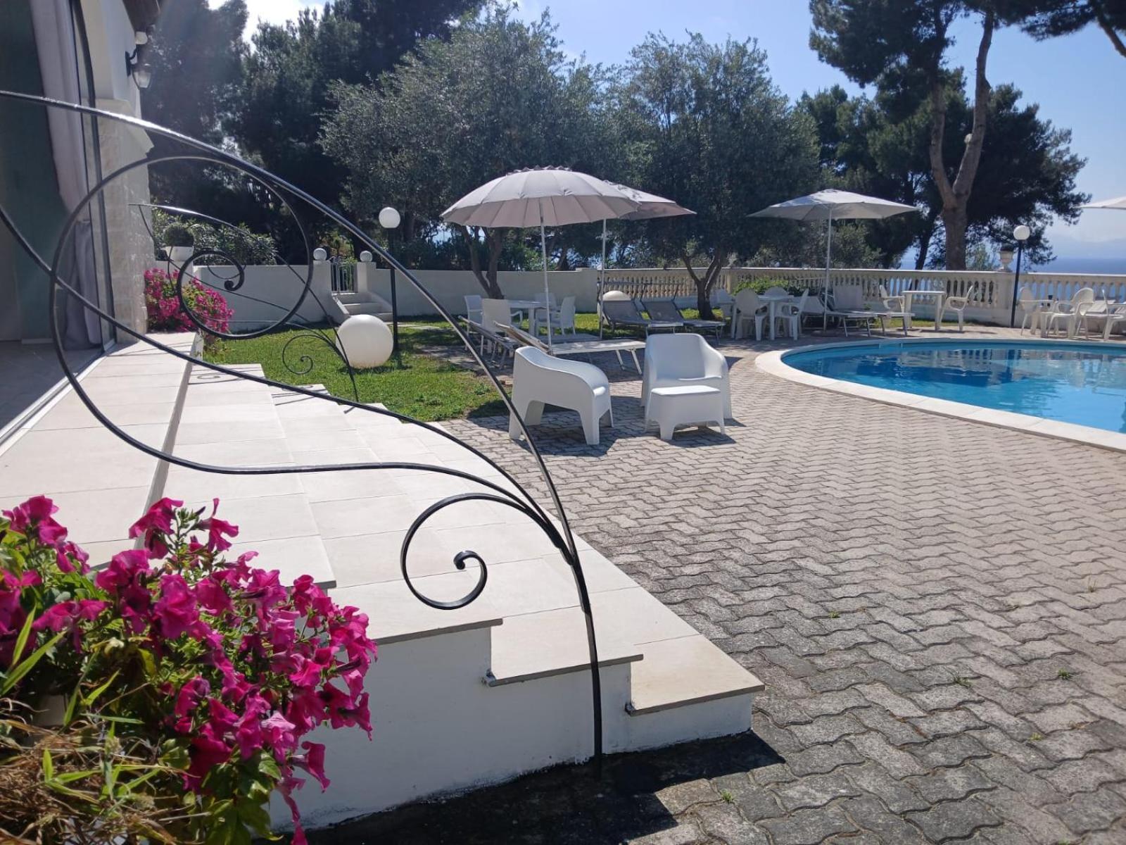 Villa Nunziatella Badia ตรัปเปโต ภายนอก รูปภาพ