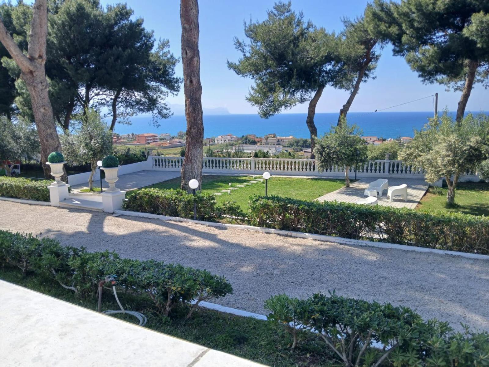 Villa Nunziatella Badia ตรัปเปโต ภายนอก รูปภาพ
